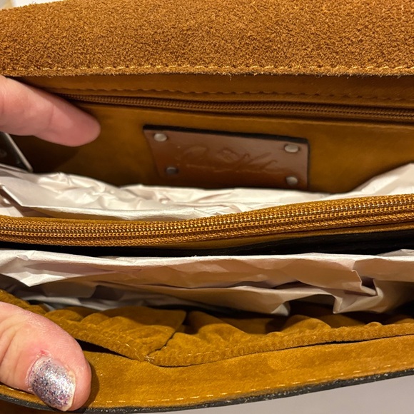 Patricia Nash rose tooled collection in mushroom Embossed Crossbody Bag bnwt - Picture 9 of 10